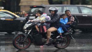 Traffic Rules | बच्चों को बिना हेलमेट बाइक पर बिठाया तो लगेगा तगड़ा जुर्माना