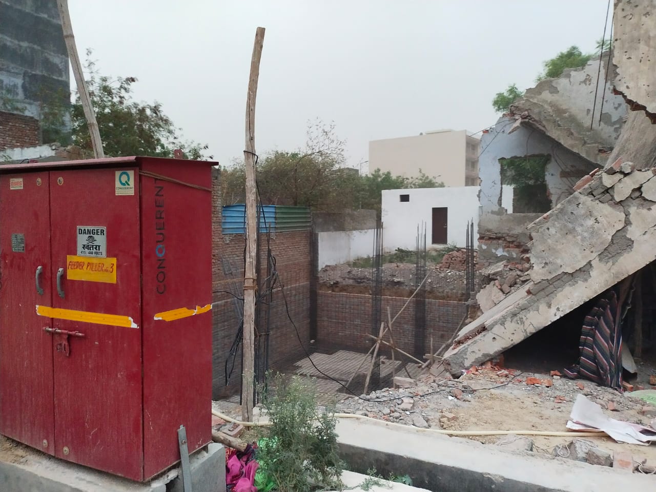 building collapse in dwarka