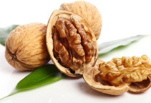 Heart Health Benefits of Walnuts