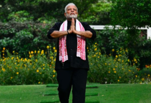 PM Modi Doing Yoga